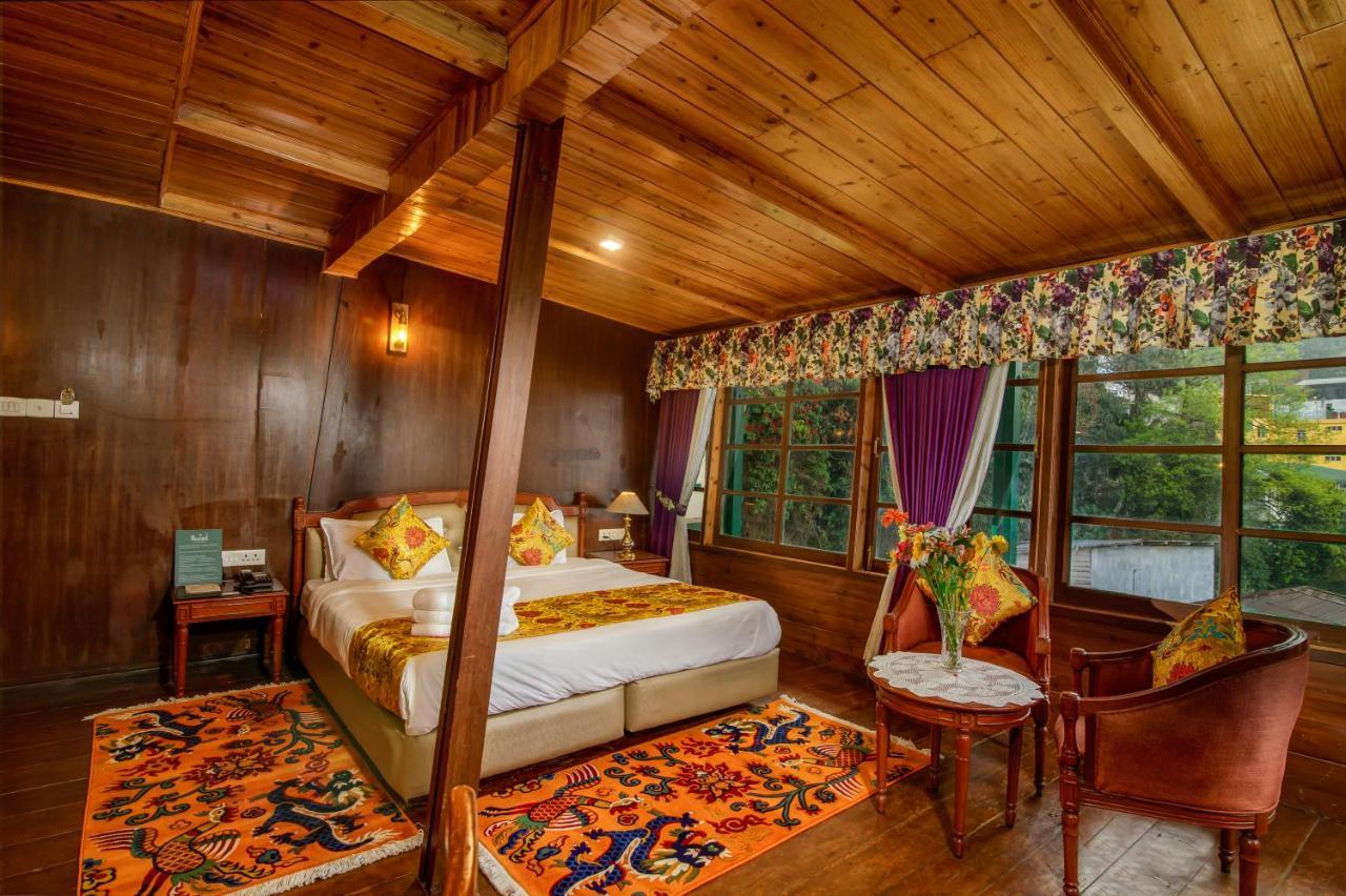 Muscatel Himalayan Resort - 400 Mts From Mall Road Дарджилинг Экстерьер фото