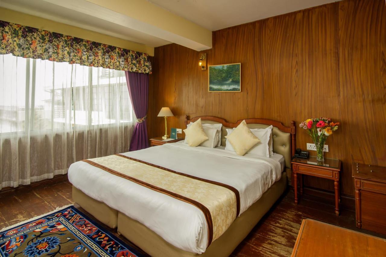 Muscatel Himalayan Resort - 400 Mts From Mall Road Дарджилинг Экстерьер фото