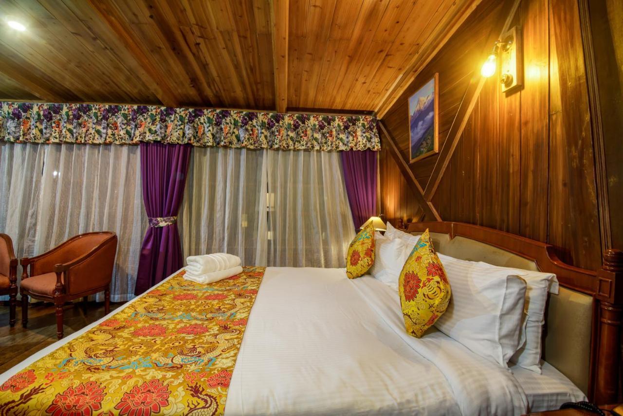 Muscatel Himalayan Resort - 400 Mts From Mall Road Дарджилинг Экстерьер фото