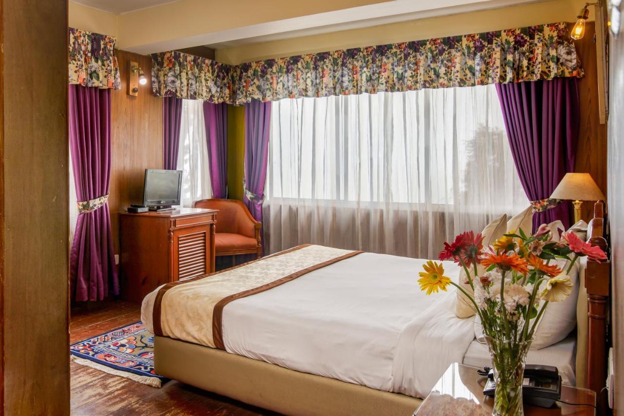 Muscatel Himalayan Resort - 400 Mts From Mall Road Дарджилинг Экстерьер фото