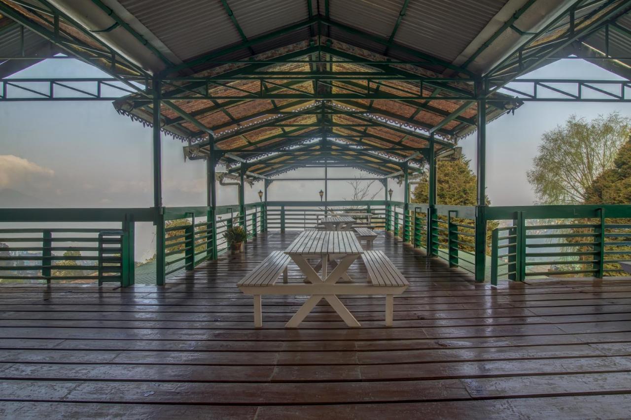 Muscatel Himalayan Resort - 400 Mts From Mall Road Дарджилинг Экстерьер фото