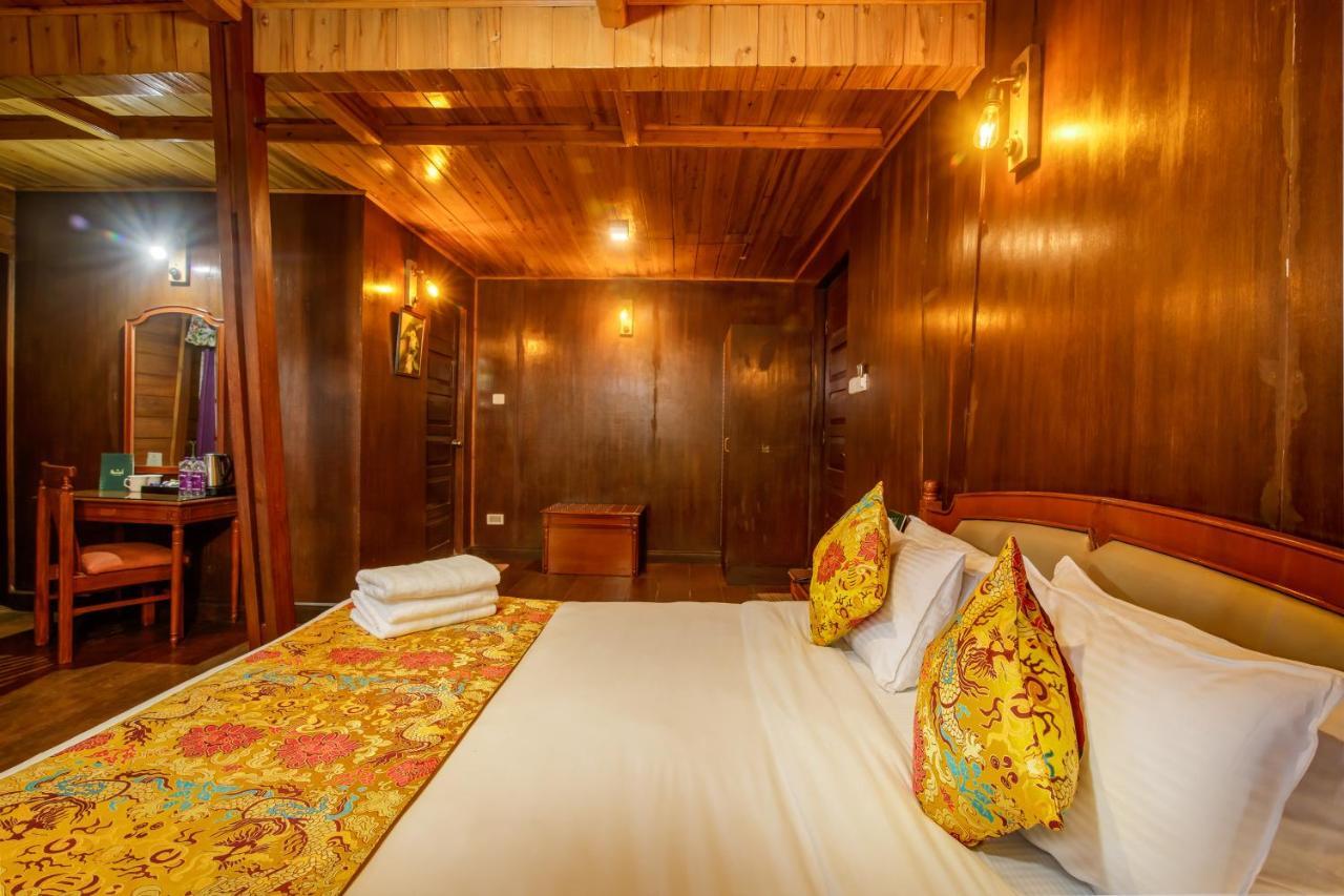 Muscatel Himalayan Resort - 400 Mts From Mall Road Дарджилинг Экстерьер фото
