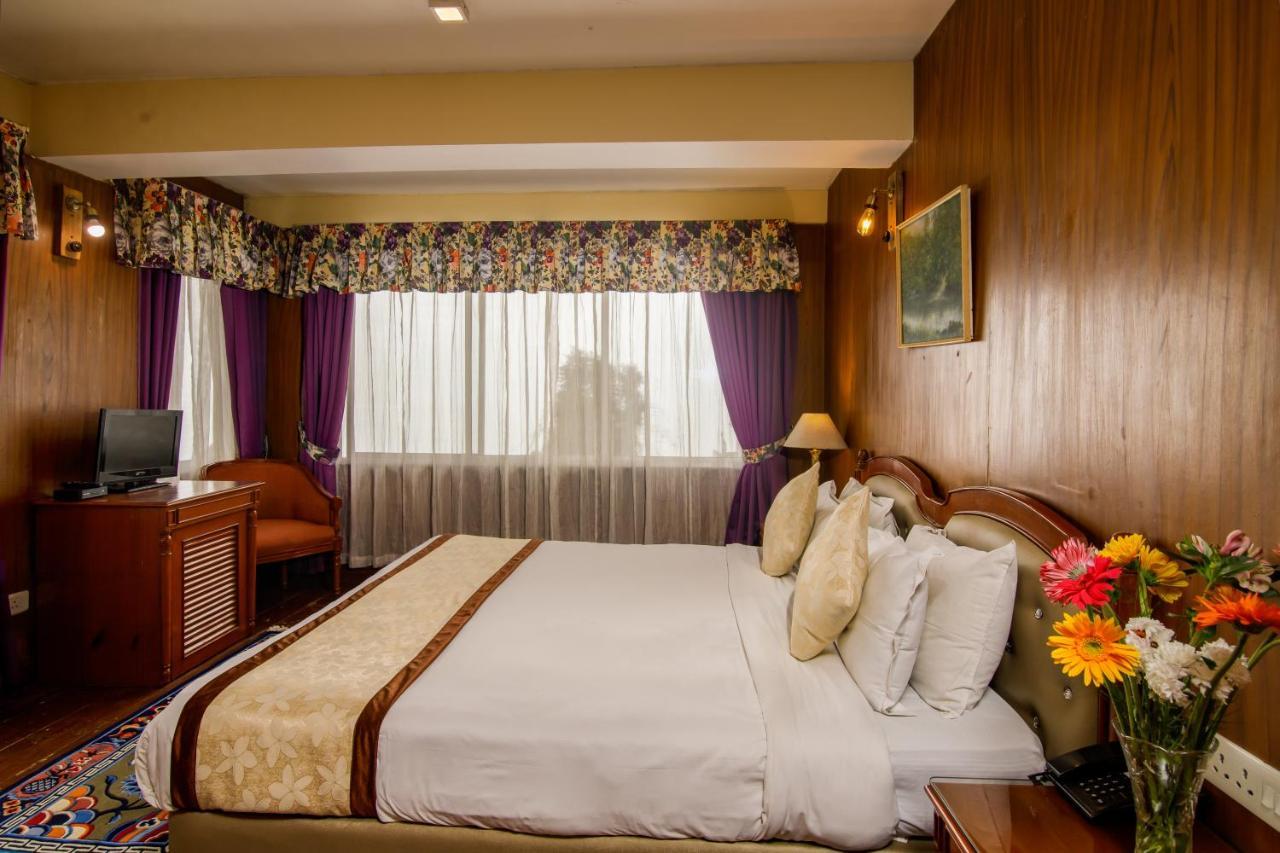 Muscatel Himalayan Resort - 400 Mts From Mall Road Дарджилинг Экстерьер фото