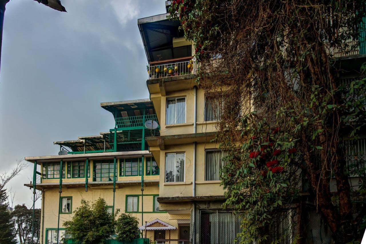 Muscatel Himalayan Resort - 400 Mts From Mall Road Дарджилинг Экстерьер фото